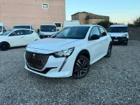 Usata Peugeot e-208 56 kW (77 CV) 2023 Bianco Utilitaria