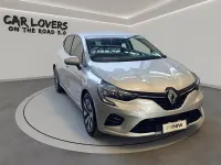 Usata Renault Clio Zen 140 CV (102 kW) 2021 Grigio chiaro Utilitaria