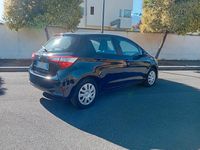Usata Toyota Yaris Hybrid 73 CV (53 kW) 2019 Blu Berlina