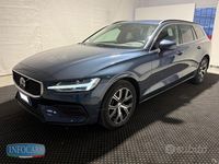 Usata Volvo V60 Core 197 CV (144 kW) 2023 Blu metallizzato Station wagon