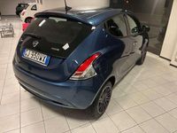 Usata Lancia Ypsilon 69 CV (50 kW) 2022 Blu/azzurro Utilitaria