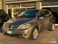 Usata Mercedes B200 140 CV (102 kW) 2005 Grigio Monovolume