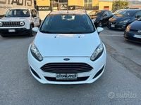 Usata Ford Fiesta 75 CV (55 kW) 2013 Bianco Utilitaria