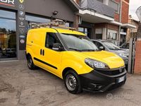 Usata Fiat Doblò 95 CV (69 kW) 2020 Giallo