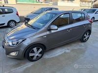 Usata Hyundai i20 Classic 86 CV (63 kW) 2013 Marrone Berlina