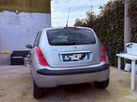 Begagnad Lancia Ypsilon 70 HK (51 kW) 2005 Grå Halvkombi