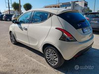 Begagnad Lancia Ypsilon 2012 Vit Halvkombi