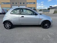 Usata Ford Ka 60 CV (44 kW) 2001 Grigio Utilitaria