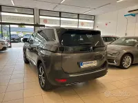 Usata Peugeot 5008 GT 131 CV (96 kW) 2023 Grigio SUV