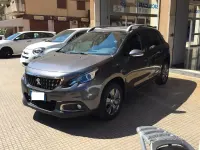 Usata Peugeot 2008 Active 99 CV (72 kW) 2017 Grigio SUV