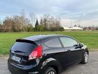 Usado Ford Fiesta 75 CV (55 kW) 2013 Negro Utilitario