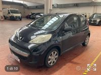 Usata Peugeot 107 68 CV (50 kW) 2011 Marrone Utilitaria