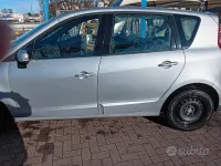 Usata Renault Scenic E-Tech XMOD 110 CV (80 kW) 2010 Grigio Monovolume