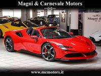 Usata Ferrari SF90 999 CV (734 kW) 2023 Rosso Cabrio