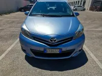 Usata Toyota Yaris Lounge 69 CV (50 kW) 2013 Bluazzurro Utilitaria