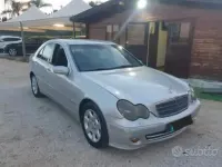 Usata Mercedes C220 Elegance 150 CV (110 kW) 2004 Grigio Berlina