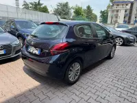 Usata Peugeot 208 Active 68 CV (50 kW) 2017 Blu Utilitaria