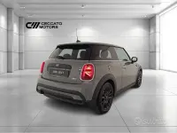 Usata Mini ONE 102 CV (75 kW) 2022 Grigio Utilitaria