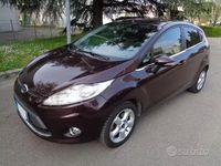 Usata Ford Fiesta 82 CV (60 kW) 2011 Marrone Utilitaria