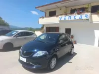 Usado Lancia Ypsilon Silver 69 HP (50 kW) 2026 Azul Citadino