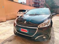 Usata Peugeot 208 Access 82 CV (60 kW) 2016 Nero Utilitaria