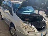 Usata Lancia Phedra 128 CV (94 kW) 2003 Giallo Monovolume