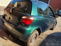 Usata Toyota Yaris 68 CV (50 kW) 2002 Verde Utilitaria