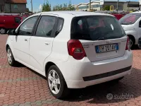 Usata Chevrolet Aveo LT 84 CV (61 kW) 2011 Bianco Berlina