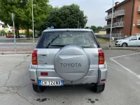 Usata Toyota RAV4 Sol 150 CV (110 kW) 2003 Argento SUV