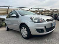 Usata Ford Fiesta 80 CV (58 kW) 2008 Grigio Utilitaria