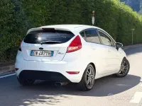 Usata Ford Fiesta 60 CV (44 kW) 2013 Bianco Berlina