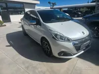 Usata Peugeot 208 Signature Sky 83 CV (61 kW) 2018 Bianco Utilitaria