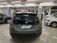 Usata Lancia Delta 120 CV (88 kW) 2011 Grigio Utilitaria