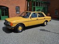 Usata Mercedes 230 109 CV (80 kW) 1979 Giallo Berlina