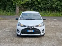 Begagnad Toyota Yaris Lounge 69 HK (50 kW) 2016 Vit Sedan