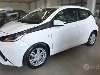 Usata Toyota Aygo Cool 69 CV (50 kW) 2014 Bianco Utilitaria