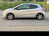 Usata Peugeot 208 Allure 120 CV (88 kW) 2013 Argento Utilitaria