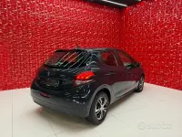 Usata Peugeot 208 Active 68 CV (50 kW) 2019 Blu Utilitaria