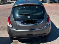 Usata Lancia Ypsilon 69 CV (50 kW) 2012 Grigio Utilitaria