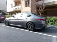 Usata Alfa Romeo Giulia 180 CV (132 kW) 2018 Grigio Berlina