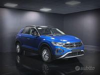 Usata VW T-Roc Life 110 CV (80 kW) 2022 Blu SUV