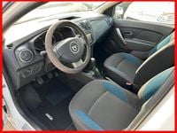 Usata Dacia Sandero Lauréate 75 CV (55 kW) 2015 Bianco Berlina