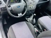Usata Ford Fiesta 75 CV (55 kW) 2007 Bluazzurro Utilitaria