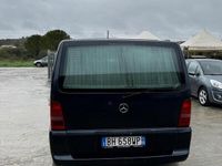Usata Mercedes V220 122 CV (89 kW) 2000 Nero Monovolume