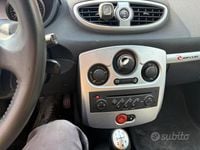 Usata Renault Clio II 75 CV (55 kW) 2008 Grigio Berlina