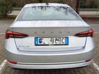 Usata Skoda Octavia Ambition 150 CV (110 kW) 2023 Argento brillante Berlina