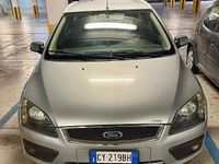 Usata Ford Focus Style 90 CV (66 kW) 2005 Grigio Station wagon