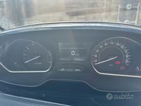 Usata Peugeot 208 110 CV (80 kW) 2016 Rosso Utilitaria