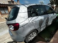 Usata VW Golf V 105 CV (77 kW) 2004 Grigio Berlina