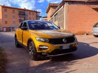 Usata VW T-Roc Advance 116 CV (85 kW) 2019 Giallo SUV